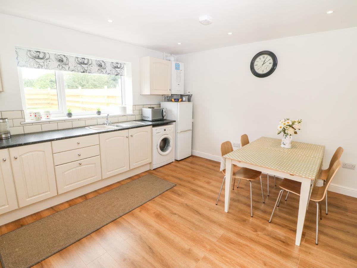 3 Green Terrace Gaerwen Esterno foto